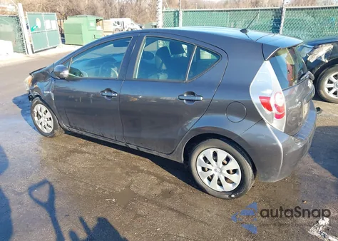 2013 Toyota Prius C Two из США, поврежденный, VIN JTDKDTB30D1556962